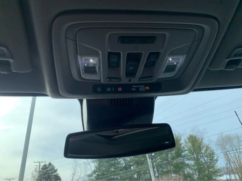 Used 2024 GMC Sierra 2500 SLT w/ SLT Premium Package image 20