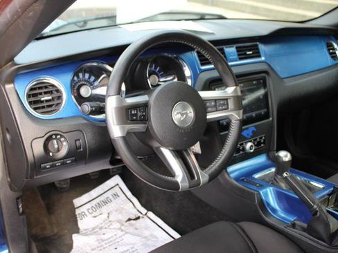 Used 2012 Ford Mustang Convertible image 11