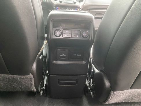 Used 2022 GMC Acadia AT4 w/ Preferred Package image 27