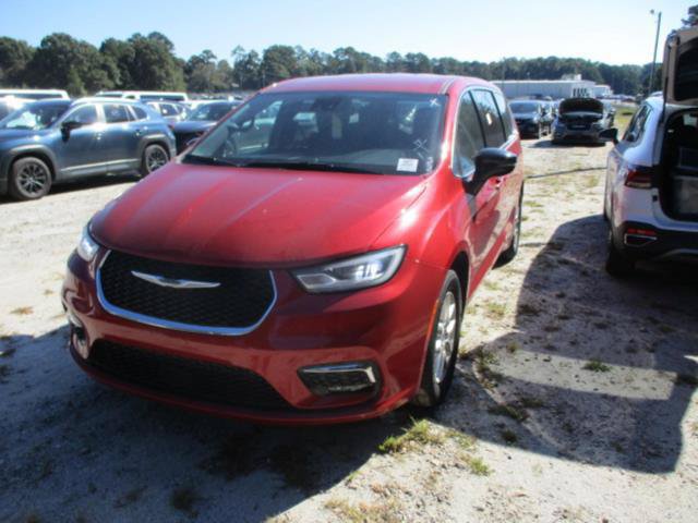 Certified 2025 Chrysler Pacifica Select FWD image 2