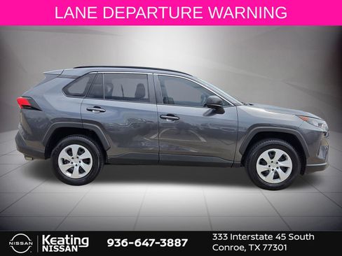 Used 2019 Toyota RAV4 LE FWD image 9