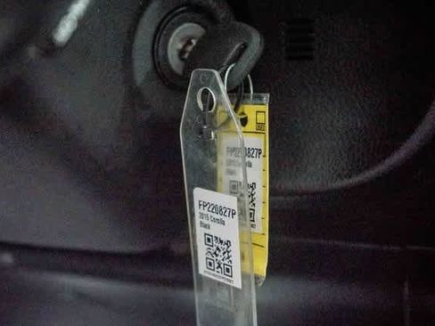 Used 2015 Toyota Corolla S image 29