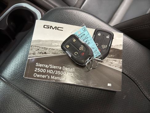 Used 2023 GMC Sierra 2500 Denali w/ Denali Ultimate Package AWD/4WD image 28