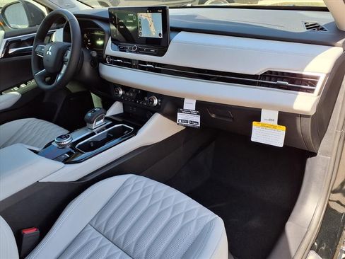 Used 2026 Mitsubishi Outlander SEL FWD image 8