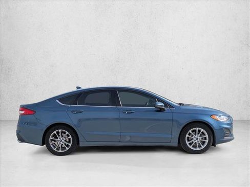 Used 2019 Ford Fusion SE image 4
