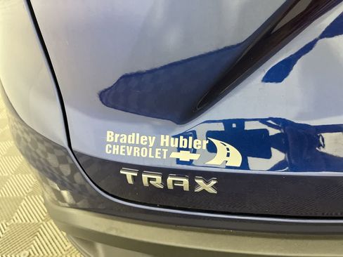 Used 2024 Chevrolet Trax LS w/ LS Convenience Package FWD image 11