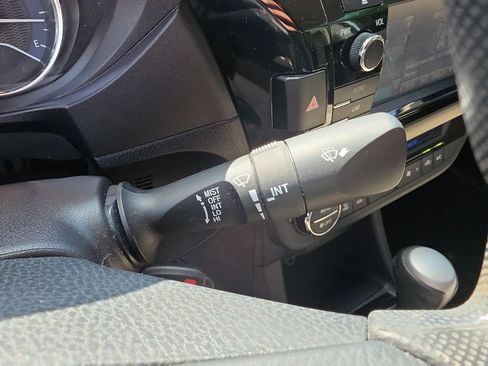 Used 2016 Toyota Corolla LE FWD image 19