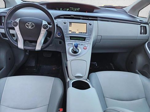 Used 2014 Toyota Prius Five image 16
