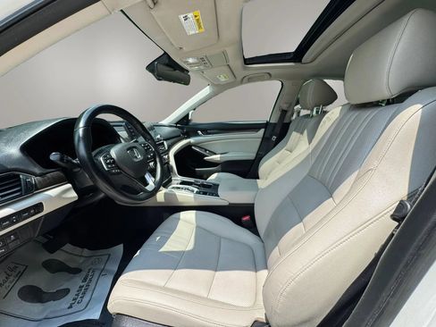 Used 2019 Honda Accord Touring image 11