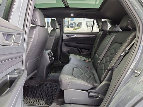 New 2026 Volkswagen Atlas Cross Sport SE FWD image 14