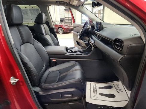 Certified 2025 Honda Pilot Touring image 34