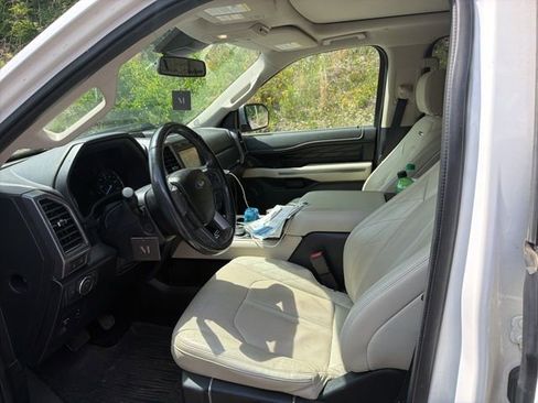 Used 2018 Ford Expedition Platinum RWD image 10