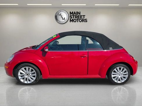 Used 2008 Volkswagen Beetle SE image 2