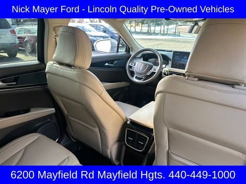Used 2023 Lincoln Nautilus AWD w/ Premium Package image 17