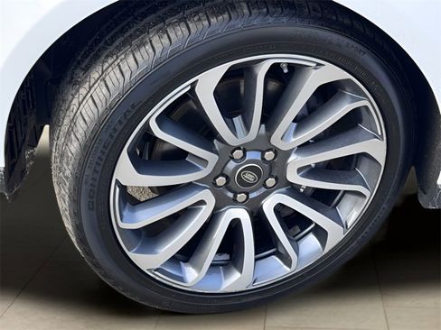 Used 2018 Land Rover Range Rover Supercharged image 23