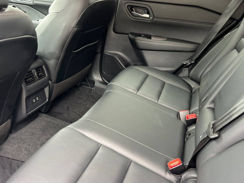 Used 2026 Nissan Rogue SL AWD/4WD image 16