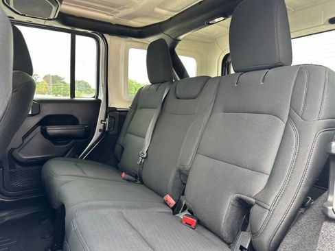 Used 2019 Jeep Wrangler Unlimited Sport S AWD/4WD image 27