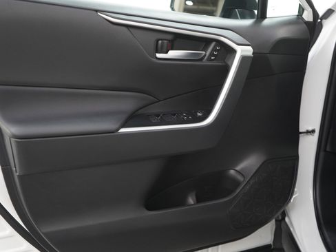 Used 2025 Toyota RAV4 XLE Premium image 18