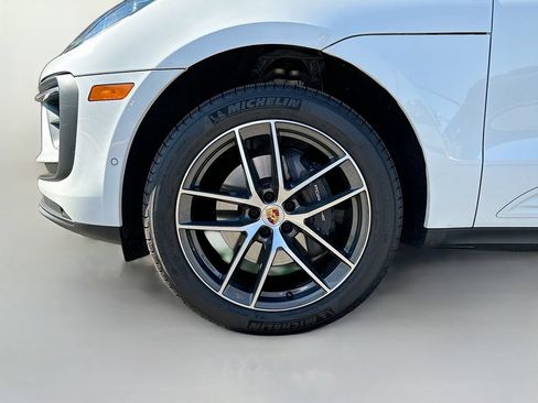 Certified 2026 Porsche Macan AWD/4WD image 33