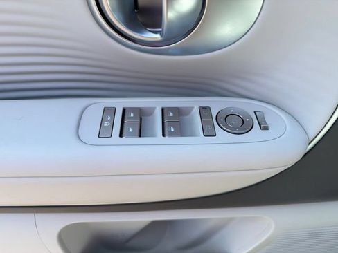 Certified 2026 Hyundai Ioniq 9 SEL AWD/4WD image 10