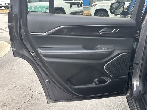 Used 2021 Jeep Grand Cherokee L Altitude image 19