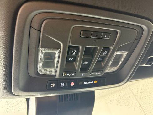 Used 2025 Chevrolet Silverado 1500 ZR2 w/ Technology Package image 39