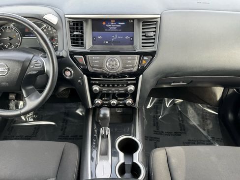 Used 2020 Nissan Pathfinder SV image 15