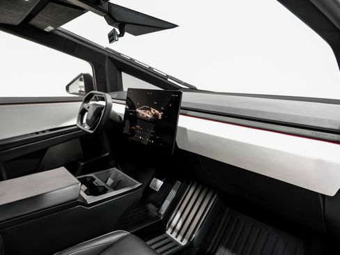 Used 2024 Tesla Cybertruck AWD Crew Cab image 12