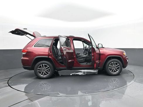 Used 2021 Jeep Grand Cherokee Limited AWD/4WD image 31