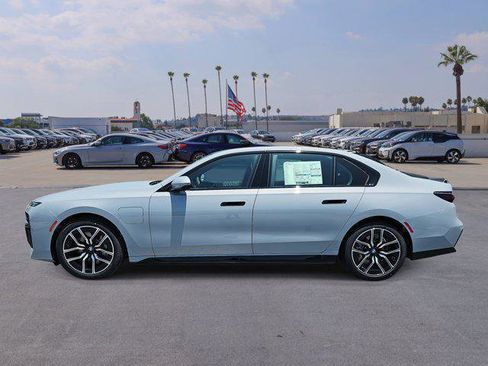 New 2025 BMW 750e xDrive w/ Premium Package image 8