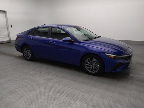 Used 2024 Hyundai Elantra SEL FWD image 11