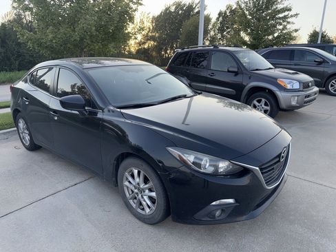 Used 2016 MAZDA MAZDA3 i Grand Touring image 6