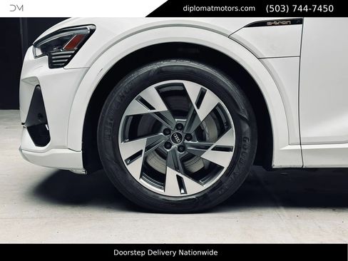 Used 2021 Audi e-tron Premium AWD/4WD image 42