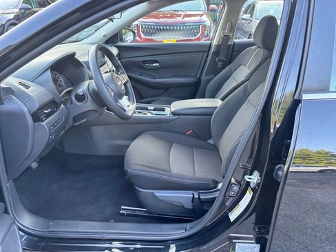 Used 2025 Nissan Sentra SV FWD image 25