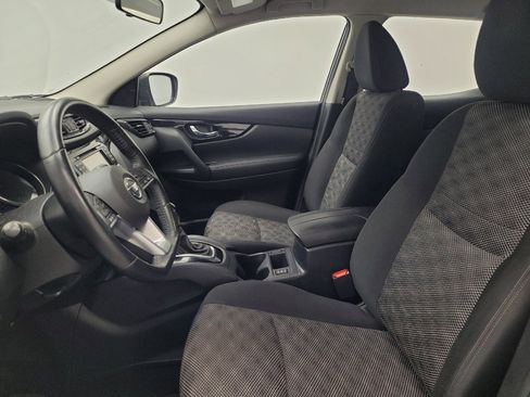Used 2018 Nissan Rogue Sport SV w/ SV Technology Package AWD/4WD image 17