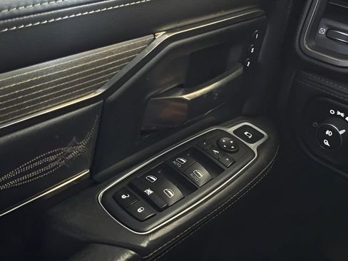 Used 2020 RAM 2500 Limited w/ Black Appearance Package AWD/4WD image 27