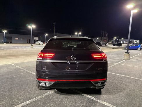 Used 2022 Volkswagen Atlas Cross Sport SEL R-Line AWD/4WD image 4