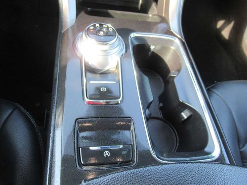 Used 2019 Ford Fusion SEL FWD image 22