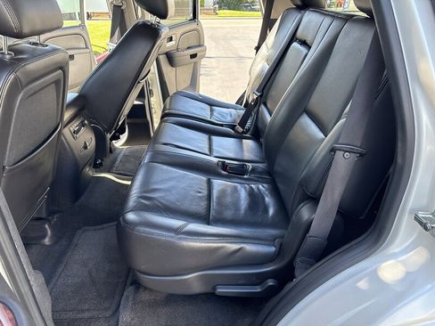 Used 2011 Chevrolet Tahoe LTZ RWD image 29
