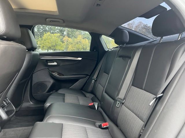 Used 2015 Chevrolet Impala LT w/ Convenience Package FWD image 17