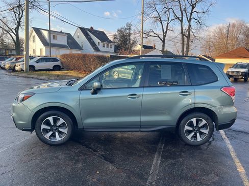 Used 2017 Subaru Forester 2.5i Premium w/ All-Weather Package image 8