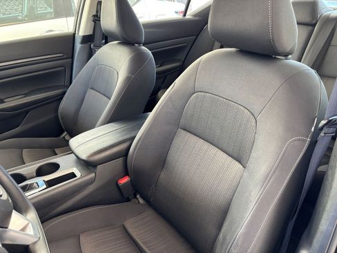 Used 2025 Nissan Altima 2.5 SV image 36