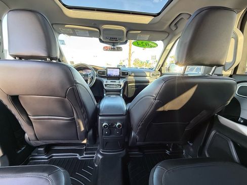 Used 2024 Ford Explorer XLT w/ Equipment Group 202A image 14