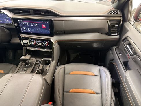 Used 2024 GMC Sierra 1500 AT4 w/ Technology Package AWD/4WD image 28