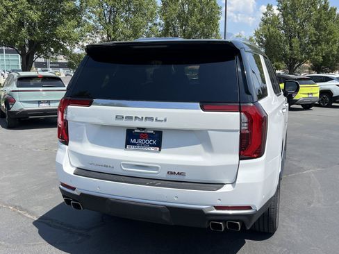 Used 2025 GMC Yukon Denali AWD/4WD image 8