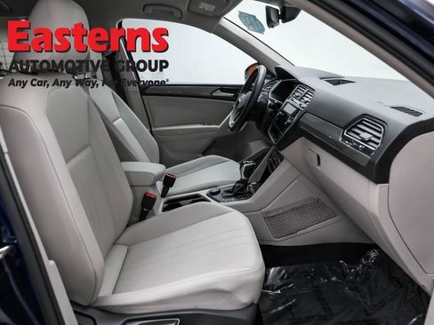 Used 2022 Volkswagen Tiguan SE image 22