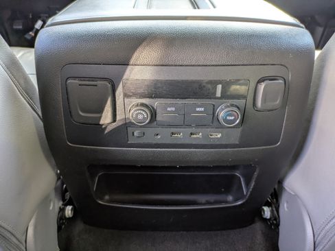 Used 2018 Chevrolet Tahoe LT RWD image 31