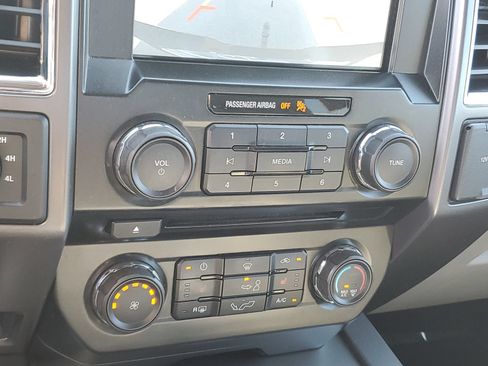 Used 2016 Ford F150 XLT w/ Equipment Group 302A Luxury AWD/4WD image 28