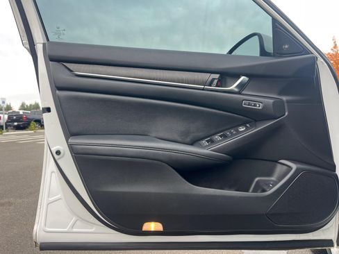 Used 2020 Honda Accord Touring image 23