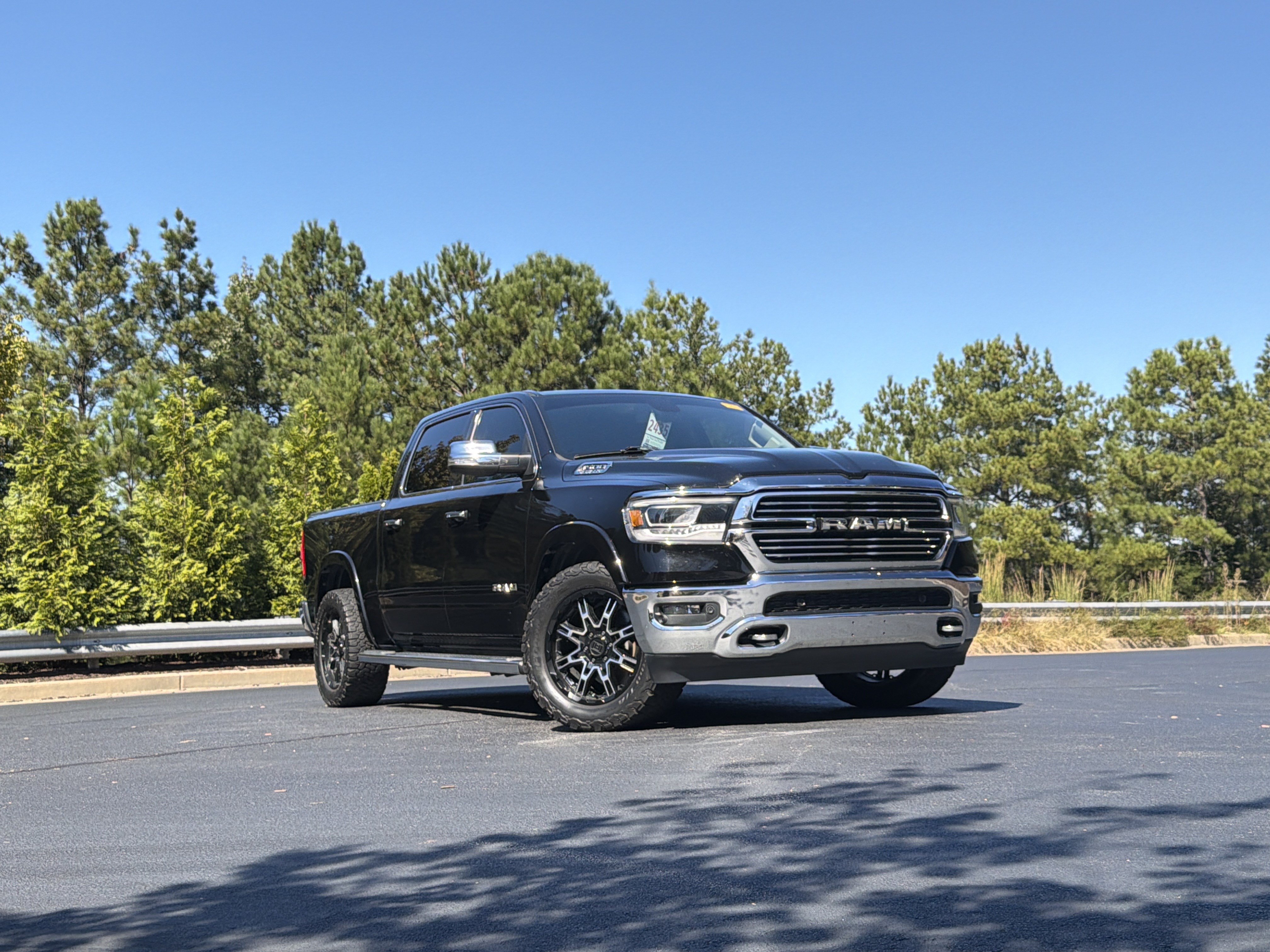 Used 2019 RAM 1500 Laramie AWD/4WD image 5